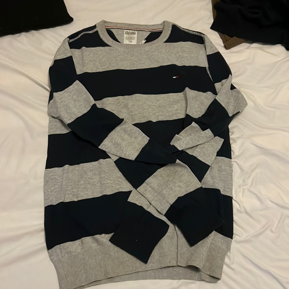 Tommy Hilfiger striped crew neck sweater size large